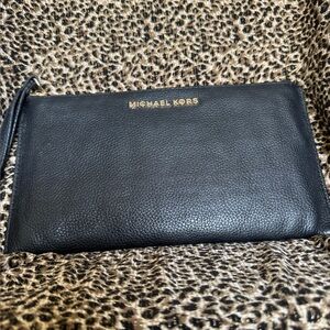 MICHAEL KORS Black Pebbled Leather Wristlet
